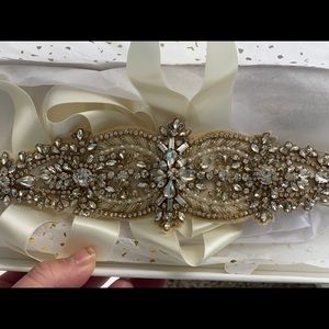 BRAND NEW - untamed petals dahlia embellished belt